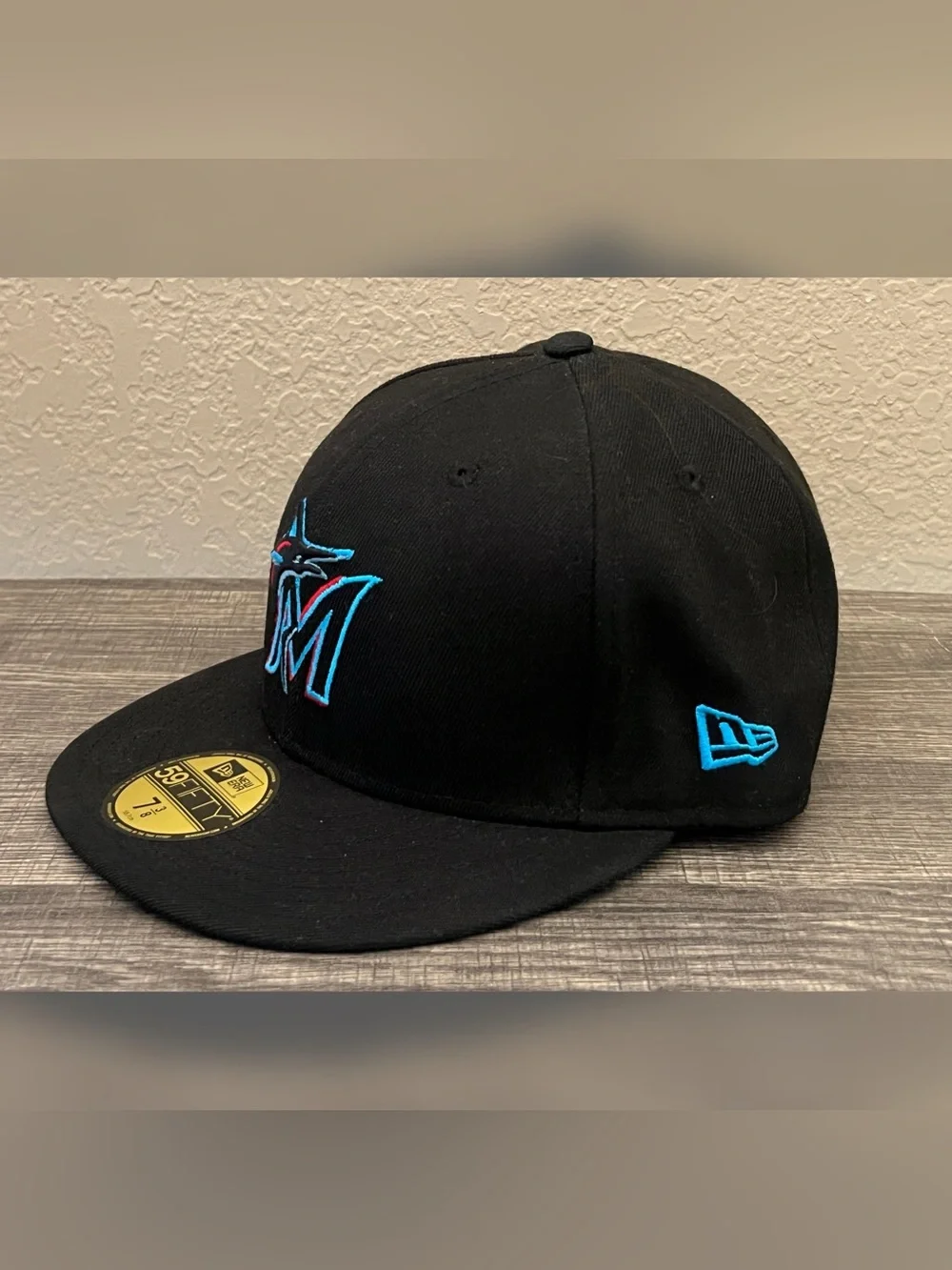 New Era Authentic Collection 59FIFTY Fitted Miami Marlins Hat Size-7 3/8